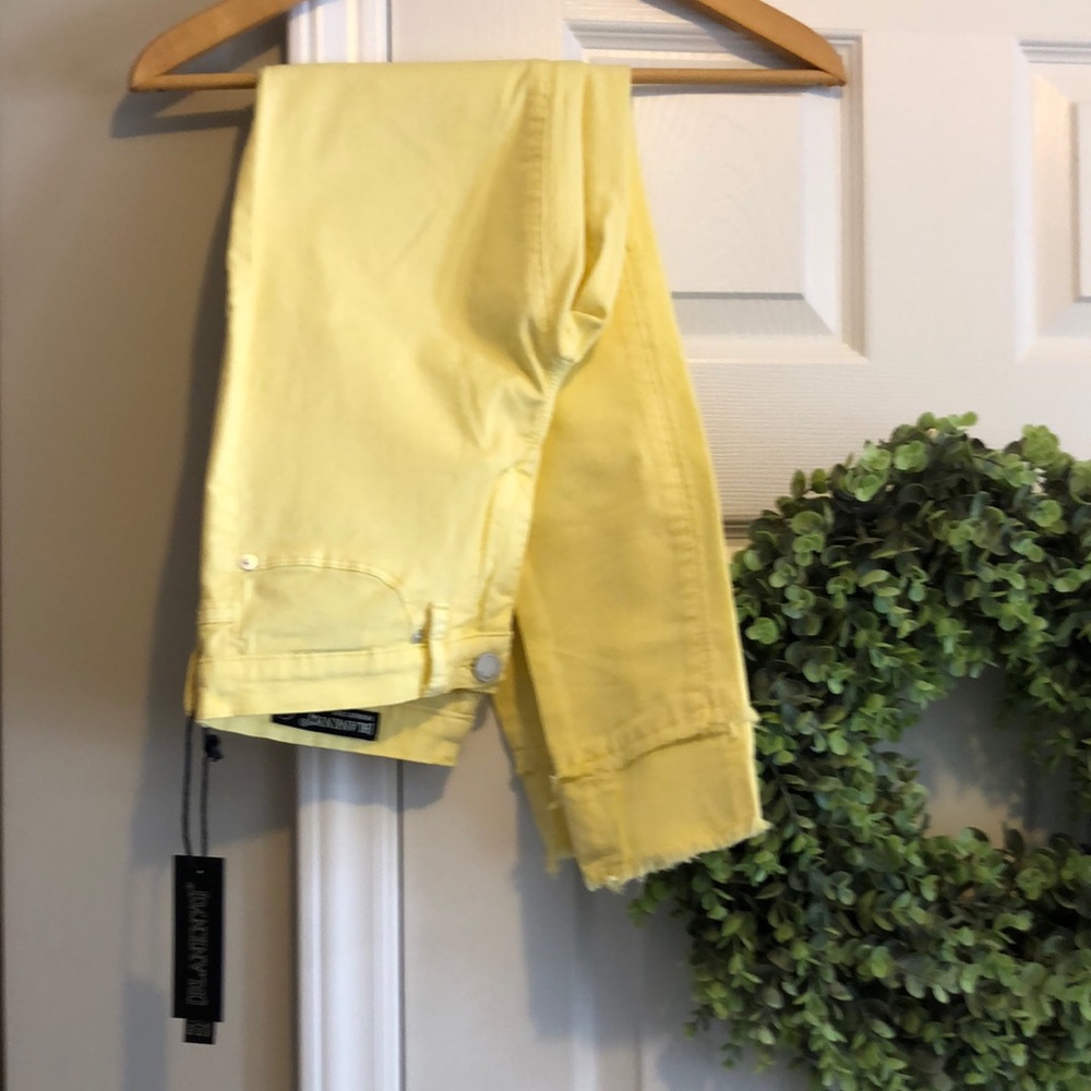 NWT Happy yellow skinny crops~W Sz 27